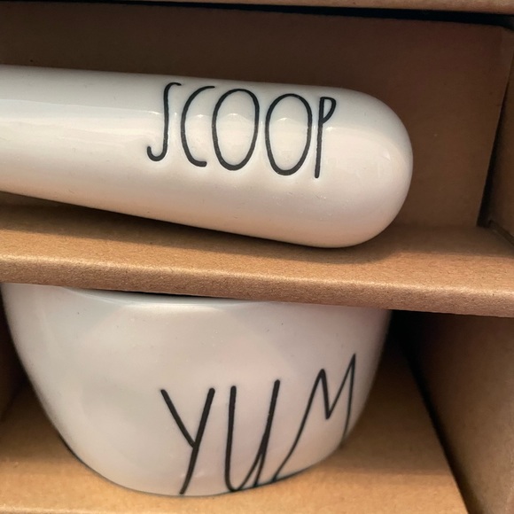 Rae Dunn “Yum”& “Sweet Ice cream Bowl w/Scoop set. - Picture 3 of 5